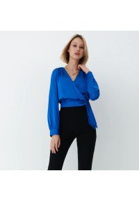 Mohito - Kopertowa bluzka w kobaltowym kolorze - Niebieski. Kolor: niebieski