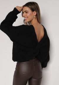 Born2be - Czarny Sweter Oversize z Domieszką Wełny z Oryginalnym Dekoltem Lawedia. Okazja: na co dzień. Kolor: czarny. Materiał: wełna. Styl: casual, elegancki, klasyczny #3