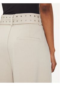 GESTUZ - Gestuz Spodnie materiałowe Editha 10908856 Beżowy Relaxed Fit. Kolor: beżowy. Materiał: syntetyk
