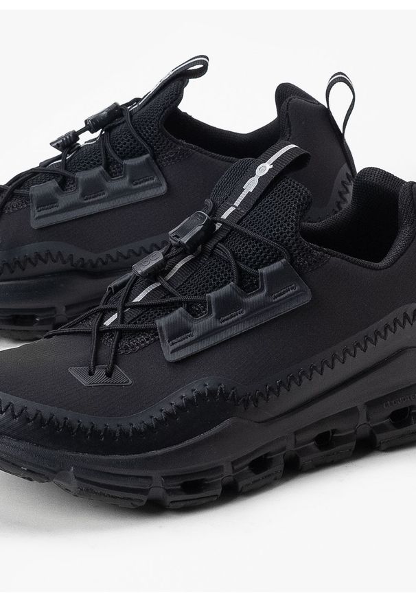 On - Sneakersy damskie czarne ON CLOUDAWAY. Okazja: do pracy, na spacer, na co dzień. Kolor: czarny. Sport: turystyka piesza