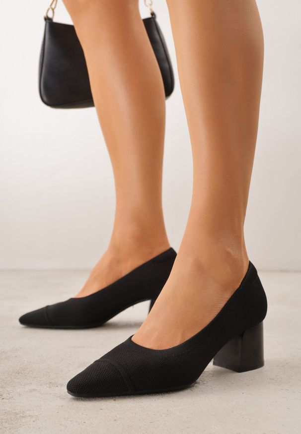 Born2be - Czarne Czółenka VICES ze Sportowej Tkaniny na Słupku Waesbella. Nosek buta: otwarty. Kolor: czarny. Materiał: tkanina. Obcas: na słupku. Styl: sportowy. Wysokość obcasa: średni