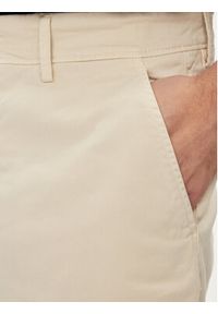 Pepe Jeans Szorty materiałowe Regular Chino Short PM801092 Beżowy Regular Fit. Kolor: beżowy. Materiał: bawełna