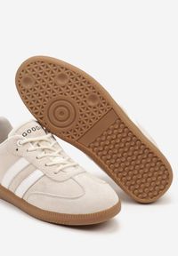 Born2be - Beżowe Płaskie Skórzane Sneakersy Ozdobione Paskami Navilen. Okazja: na co dzień. Zapięcie: pasek. Kolor: beżowy. Materiał: skóra. Wzór: aplikacja. Obcas: na obcasie. Wysokość obcasa: niski #6