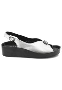 Srebrne Sandały S.Barski Modne Obuwie Damskie. Nosek buta: okrągły. Zapięcie: pasek. Kolor: srebrny. Styl: glamour, elegancki