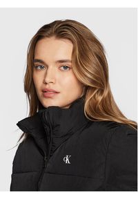Calvin Klein Jeans Kurtka puchowa J20J219830 Czarny Relaxed Fit. Kolor: czarny. Materiał: puch, syntetyk