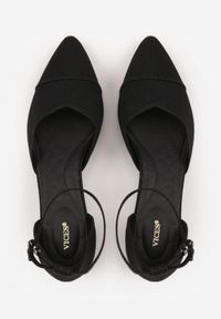 Born2be - Czarne Strukturalne Czółenka VICES na Słupku z Paskiem wokół Kostki Kallimei. Okazja: na co dzień, na spotkanie biznesowe. Zapięcie: pasek. Kolor: czarny. Materiał: jeans. Obcas: na słupku. Styl: casual, biznesowy, elegancki #2