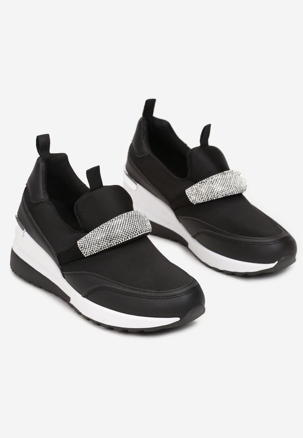 Born2be - Czarne Sneakersy na Koturnie z Paskiem z Cyrkonii Maesie. Zapięcie: pasek. Kolor: czarny. Wzór: aplikacja. Obcas: na koturnie