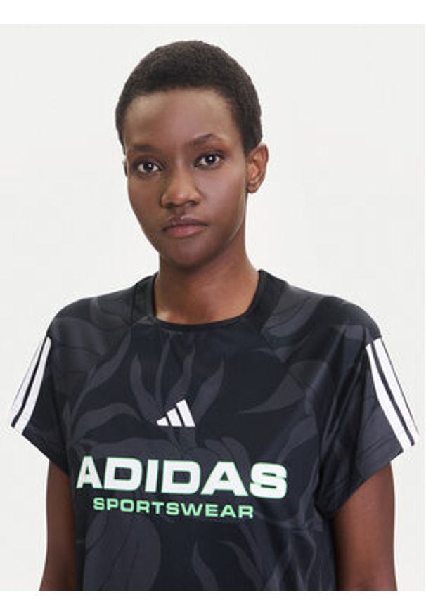 Adidas - adidas Sukienka codzienna Tiro x Common Goal Graphic JL7638 Czarny Loose Fit. Okazja: na co dzień. Kolor: czarny. Materiał: syntetyk. Typ sukienki: proste. Styl: casual