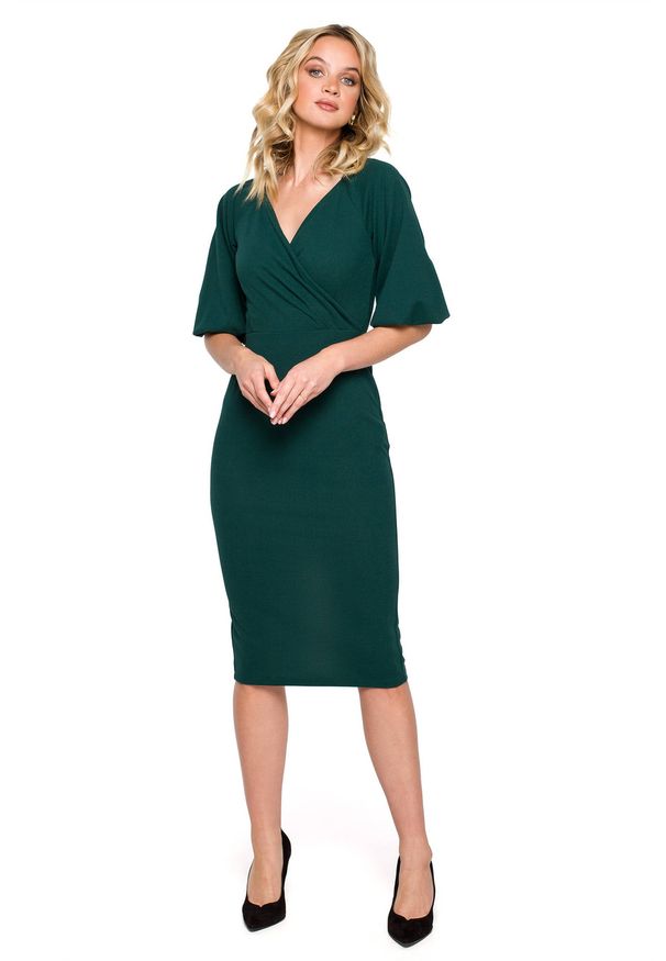 Sukienki.shop - Elegancka sukienka ołówkowa z dekoltem V i bufiastymi rękawami zielona. Okazja: na randkę. Kolor: zielony. Typ sukienki: ołówkowe. Styl: elegancki