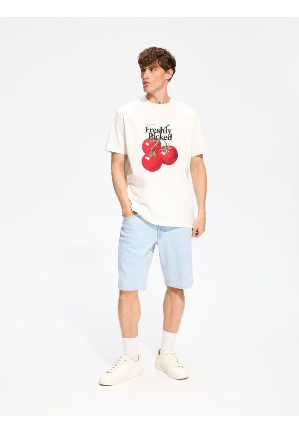 Reserved - T-shirt comfort z nadrukiem - złamana biel. Materiał: bawełna, dzianina. Wzór: nadruk