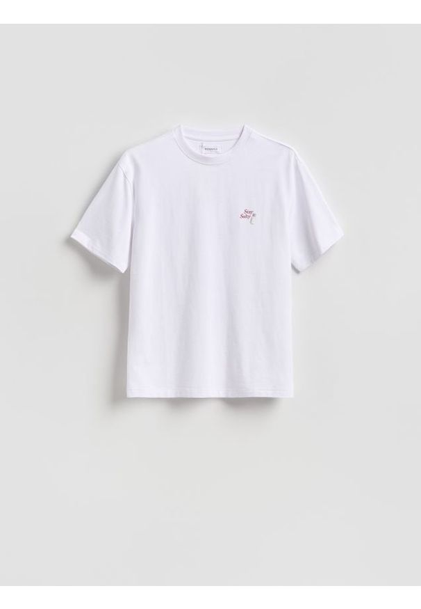 Reserved - T-shirt relaxed z nadrukiem na plecach - biały. Kolor: biały. Materiał: dzianina, bawełna. Wzór: nadruk