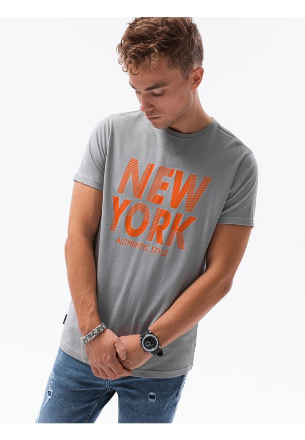 Ombre Clothing - T-shirt męski z nadrukiem S1434 V-24A - szary - XXL. Kolor: szary. Materiał: bawełna. Wzór: nadruk. Styl: klasyczny