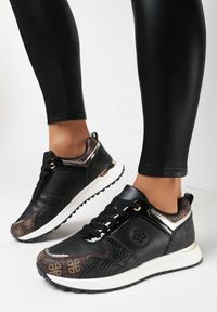 Born2be - Czarne Sneakersy Phiathomy. Okazja: na co dzień. Wysokość cholewki: przed kostkę. Nosek buta: okrągły. Zapięcie: sznurówki. Kolor: czarny. Szerokość cholewki: normalna