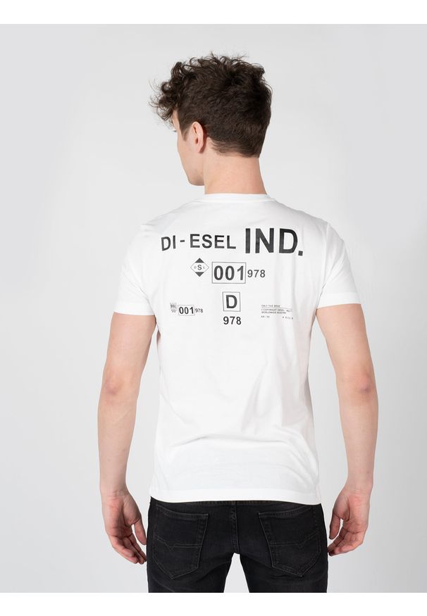 Diesel T-Shirt "T-Diegos" | A00827-0HAYU-100 | Mężczyzna | Biały. Okazja: na co dzień. Kolor: biały. Materiał: bawełna. Wzór: nadruk. Styl: casual