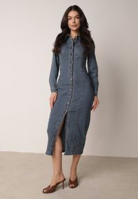 Born2be - Niebieska Jeansowa Sukienka Koszulowa o Taliowanym Kroju Neveala. Okazja: na co dzień. Kolor: niebieski. Materiał: jeans. Typ sukienki: koszulowe. Styl: casual, klasyczny. Długość: midi #1