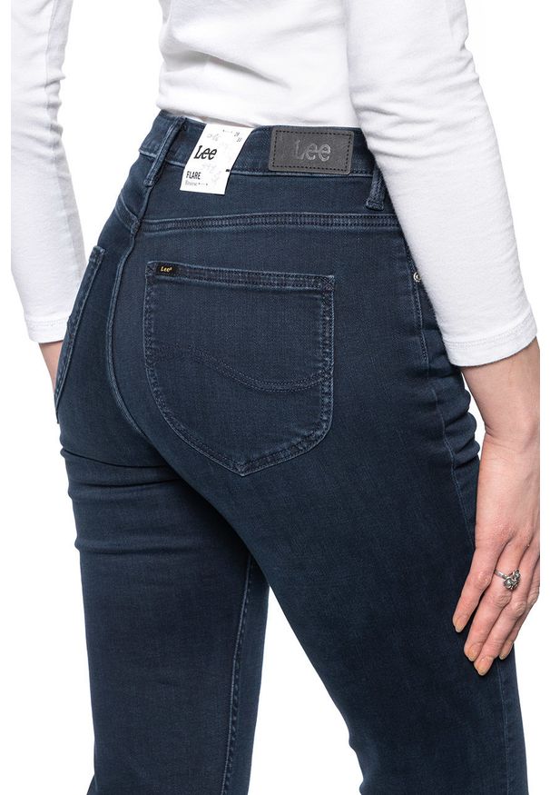 Lee - LEE BREESE FLARE DAMSKIE SPODNIE JEANSOWE L32YPHQS 112107746