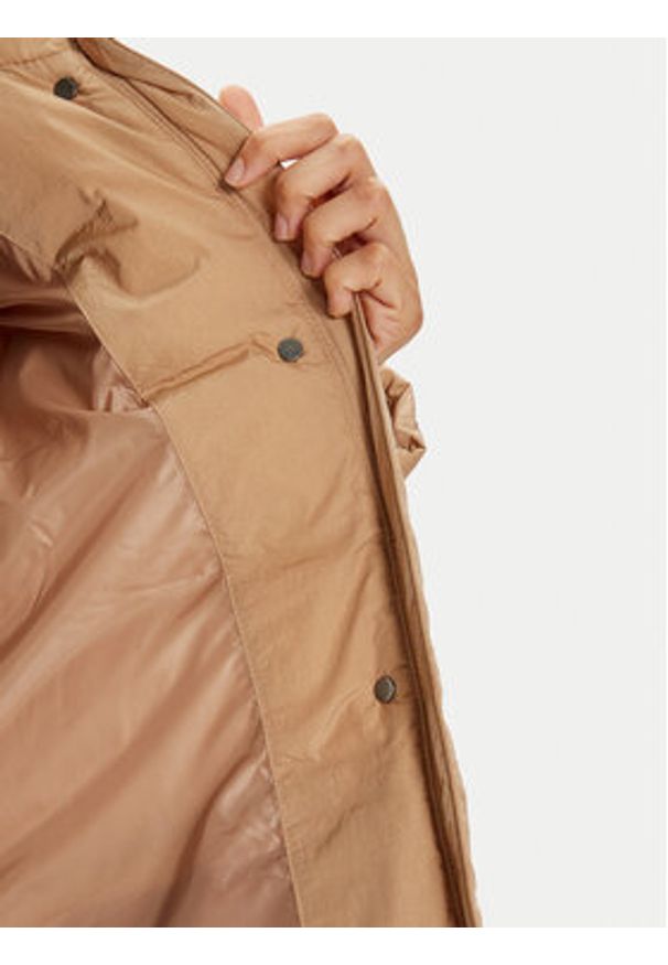 Calvin Klein Kurtka zimowa K20K207739 Beżowy Regular Fit. Kolor: beżowy. Materiał: syntetyk. Sezon: zima