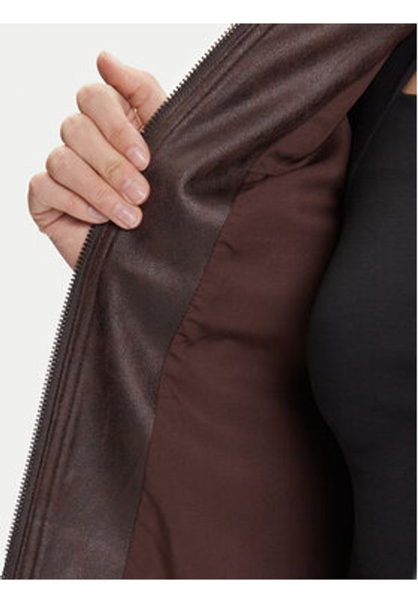 Desigual Kurtka z imitacji skóry Basic 25WWEW43 Brązowy Regular Fit. Kolor: brązowy. Materiał: skóra