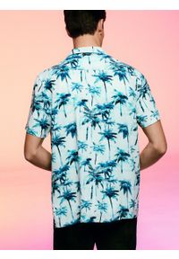 Big-Star - Koszula męska z motywem hawajskim Hawaniso 401. Okazja: na plażę. Typ kołnierza: kolnierz wykładany. Kolor: niebieski. Materiał: tkanina, wiskoza. Wzór: nadruk. Sezon: lato. Styl: wakacyjny #4
