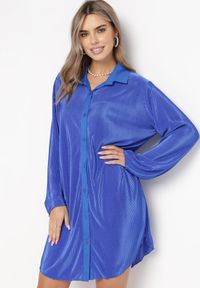 Born2be - Granatowa Plisowana Sukienka Mini o Koszulowym Kroju Unvelc. Kolor: niebieski. Materiał: tkanina. Typ sukienki: koszulowe. Długość: mini