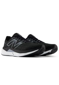 Buty męskie New Balance FuelCell Propel v5 MFCPRLB5 – czarne. Okazja: na co dzień. Kolor: czarny. Materiał: guma, materiał, syntetyk. Szerokość cholewki: normalna. Sport: bieganie, fitness #3