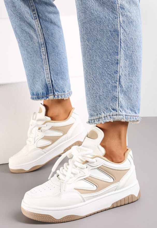 Renee - Biało-Beżowe Sneakersy przed Kostkę na Platformie z Wstawkami Losia. Wysokość cholewki: przed kostkę. Kolor: beżowy. Obcas: na platformie