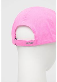 New Balance czapka LAH13002VPK kolor różowy z nadrukiem. Kolor: różowy. Materiał: materiał. Wzór: nadruk #5