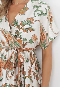 Born2be - Zielona Sukienka Maxi z Kopertowym Dekoltem i Gumką w Pasie w Orientalny Wzór Sierrina. Kolor: zielony. Materiał: materiał. Typ sukienki: kopertowe. Długość: maxi #2