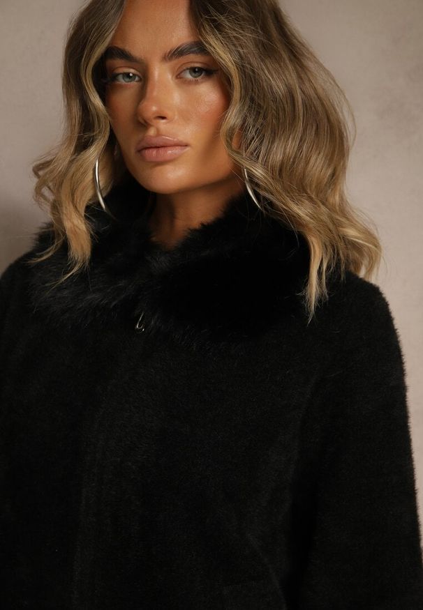 Renee - Czarny Zasuwany Kardigan z Wełną z Futerkowym Kołnierzem Asiste. Okazja: na co dzień. Kolor: czarny. Materiał: wełna. Wzór: aplikacja. Styl: casual