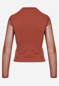 Born2be - Brązowa Bluzka z Golfem Vices Ozdobiona Transparentnymi Wstawkami Hatalie. Okazja: na co dzień. Typ kołnierza: golf. Kolor: brązowy. Materiał: jeans. Długość rękawa: długi rękaw. Długość: długie. Wzór: aplikacja. Styl: klasyczny, casual #7