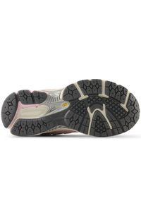 Buty dziecięce New Balance PC1906CK – różowe. Kolor: różowy. Materiał: syntetyk, materiał, guma. Szerokość cholewki: normalna #4