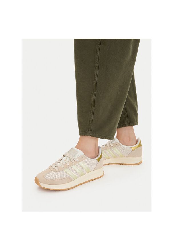 Adidas - Sneakersy adidas. Kolor: beżowy. Sport: bieganie