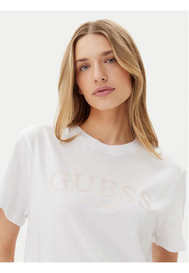 Guess T-Shirt V5GI09 K9RM1 Biały Regular Fit. Kolor: biały. Materiał: bawełna