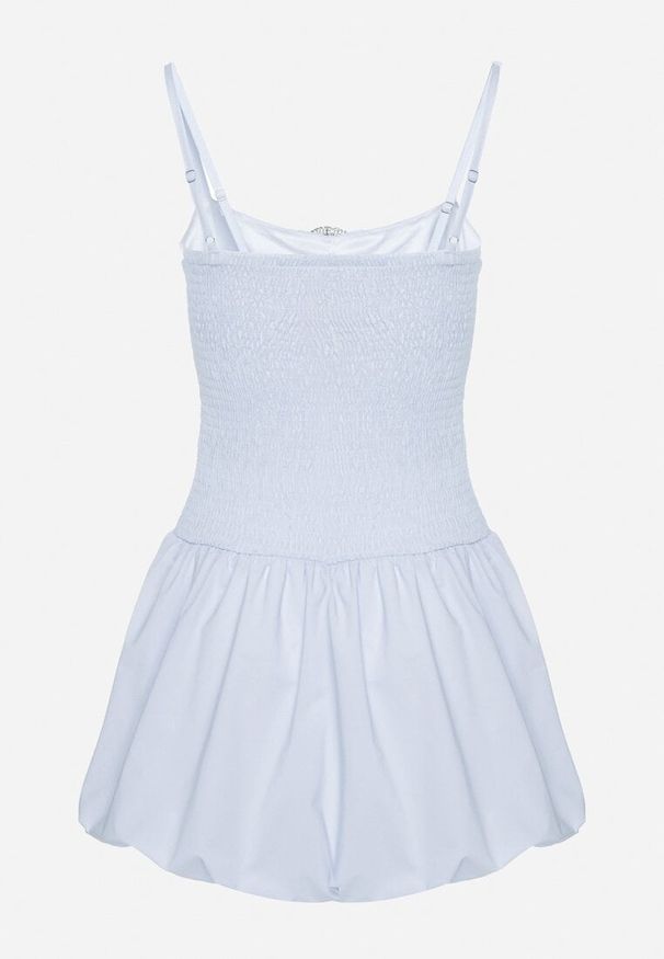 Born2be - Jasnoniebieska Sukienka Typu Bombka z Cyrkoniową Klamrą z Podszewką Typu Szorty Nessim. Okazja: na imprezę. Kolor: niebieski. Długość rękawa: na ramiączkach. Sezon: lato. Typ sukienki: bombki. Styl: elegancki