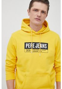 Pepe Jeans bluza bawełniana DOUGLAS męska kolor żółty z kapturem z aplikacją. Okazja: na co dzień. Typ kołnierza: kaptur. Kolor: żółty. Materiał: bawełna. Wzór: aplikacja. Styl: casual