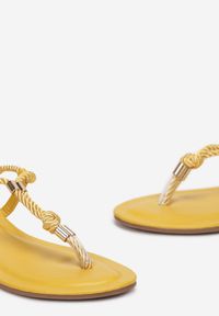 Born2be - Żółte Sandały Endima. Nosek buta: okrągły. Zapięcie: pasek. Kolor: żółty. Materiał: materiał. Wzór: aplikacja. Sezon: lato