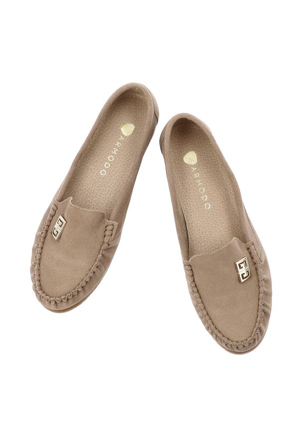 Mokasyny damskie Armodo, cholewka ze skóry naturalnej mokasynowa konstrukcja z dekoracyjną aplikacją miękka forma niska elastyczna podeszwa zapewniaj. Okazja: na co dzień. Kolor: beżowy. Materiał: skóra. Szerokość cholewki: normalna. Wzór: aplikacja. Styl: elegancki, klasyczny, casual