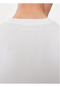 Karl Lagerfeld - KARL LAGERFELD T-Shirt 755033 542221 Biały Regular Fit. Typ kołnierza: dekolt w karo. Kolor: biały. Materiał: bawełna #4