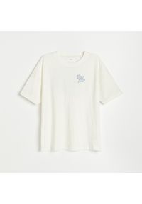 Reserved - Bawełniany t-shirt z nadrukiem - Kremowy. Kolor: kremowy. Materiał: bawełna. Wzór: nadruk #1