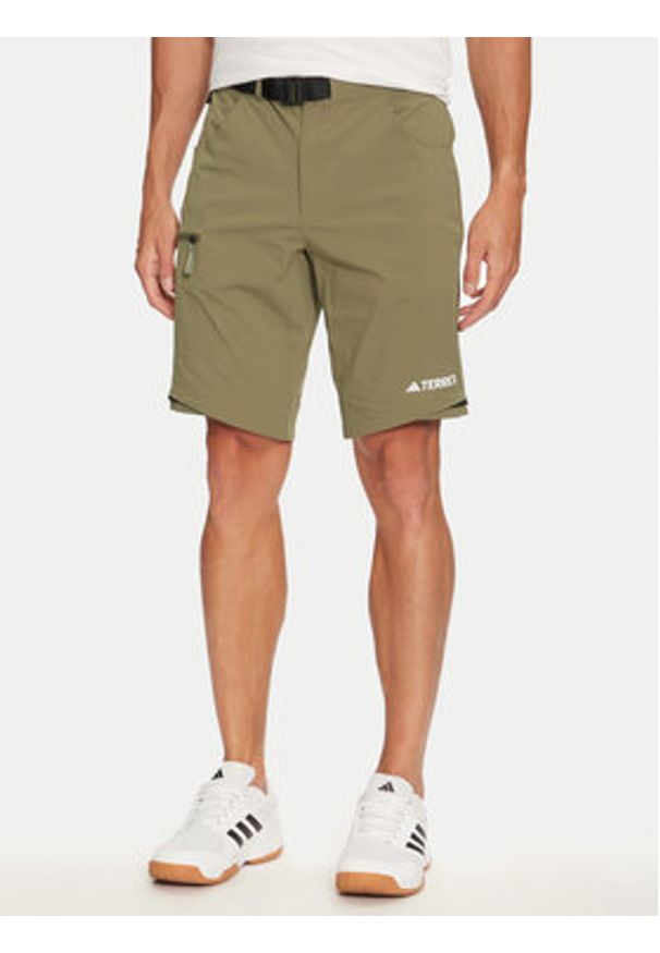 Adidas - adidas Spodnie outdoor Terrex Utilitas IQ3505 Zielony Regular Fit. Kolor: zielony. Materiał: syntetyk. Sport: outdoor