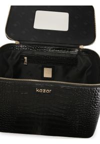 Kazar - Duża sztywna kosmetyczka z tłoczonej skóry. Kolor: czarny. Materiał: skóra #5