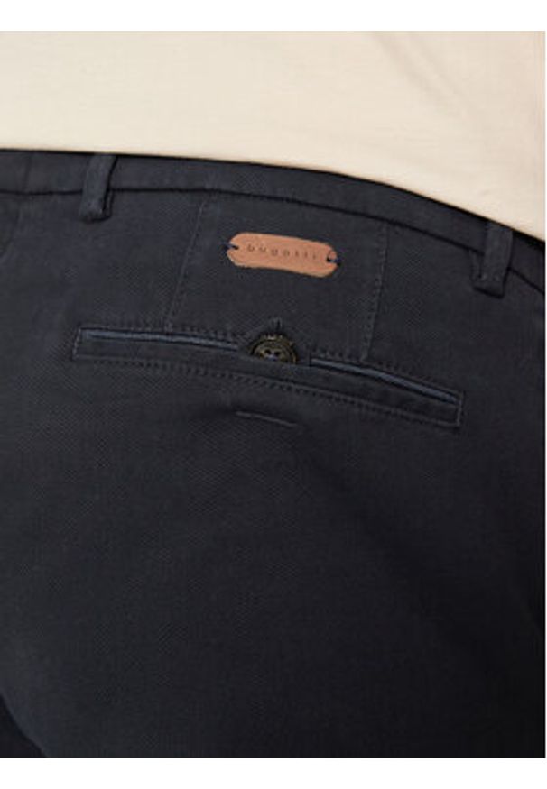 Bugatti Chinosy 4890 66347B Granatowy Slim Fit. Kolor: niebieski. Materiał: bawełna