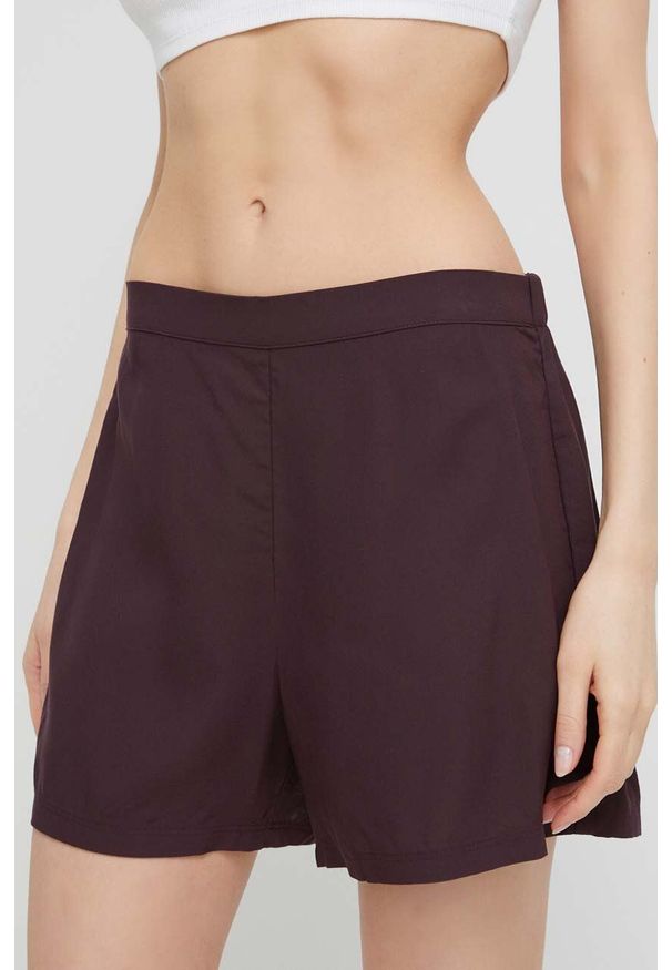 Calvin Klein Underwear szorty piżamowe damskie kolor fioletowy. Kolor: fioletowy. Materiał: tkanina