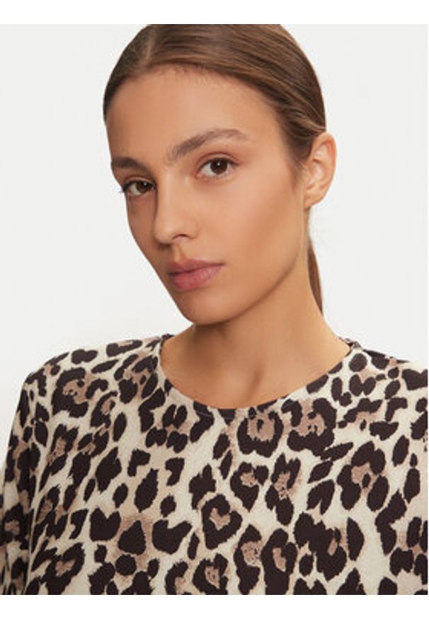 Gina Tricot Sukienka codzienna 24447 Brązowy Regular Fit. Okazja: na co dzień. Kolor: brązowy. Materiał: syntetyk. Typ sukienki: proste. Styl: casual
