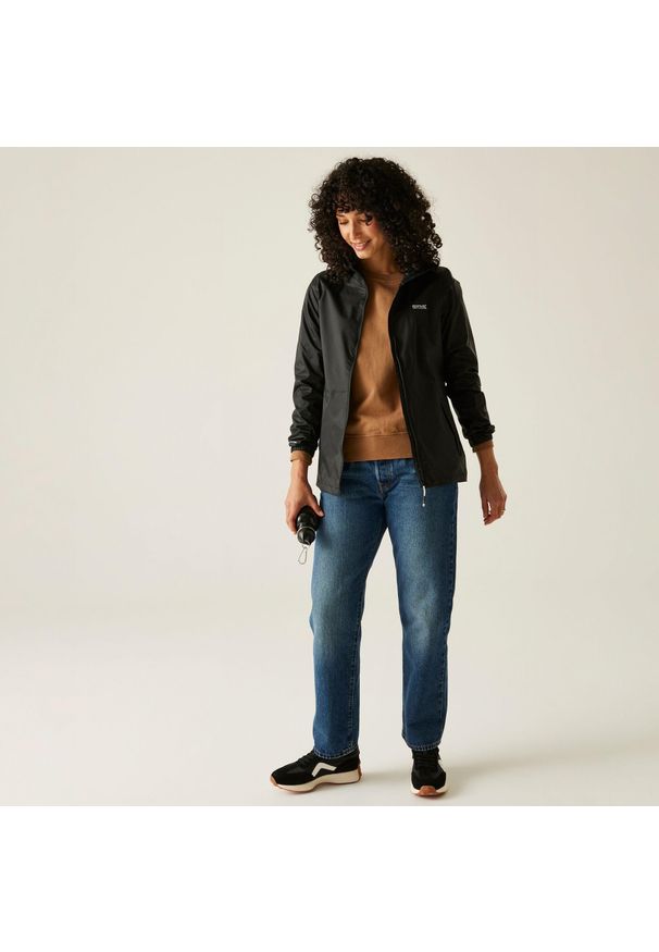 Regatta - Kurtka trekkingowa damska Pack It Jacket III kieszonkowa przeciwdeszczowa. Kolor: czarny. Materiał: softshell. Sport: turystyka piesza