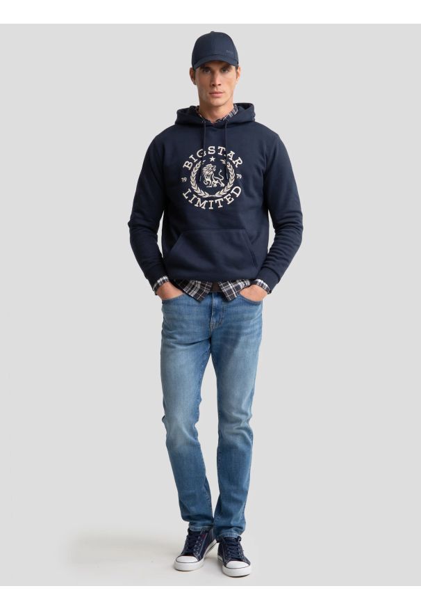 Big-Star - Bluza męska z kapturem granatowa Hanes 403. Okazja: na co dzień. Typ kołnierza: kaptur. Kolor: niebieski. Materiał: dzianina. Wzór: haft. Styl: retro, klasyczny, wakacyjny, casual