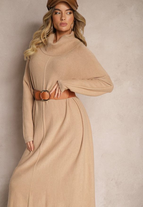 Renee - Brązowa Sweterkowa Sukienka z Wiskozą z Golfem i Eleganckimi Rozcięciami Elettrina. Okazja: na co dzień, na spacer. Typ kołnierza: golf. Kolor: brązowy. Materiał: wiskoza. Długość rękawa: długi rękaw. Styl: elegancki
