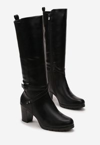 Born2be - Czarne Kozaki Oficerki na Obcasie z Ozdobnym Paskiem Ruhte. Nosek buta: okrągły. Zapięcie: pasek. Kolor: czarny. Materiał: materiał. Sezon: zima, jesień. Obcas: na obcasie. Styl: klasyczny. Wysokość obcasa: średni #5