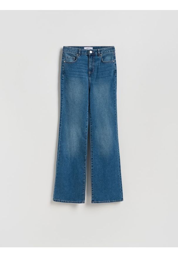 Reserved - Jeansy flare z wysokim stanem - niebieski. Stan: podwyższony. Kolor: niebieski