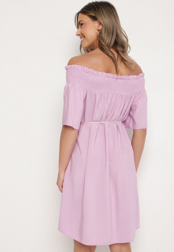 Born2be - Fioletowa Sukienka z Wiskozą Bawełną Hiszpańskim Dekoltem i Sznurkiem Lilarenne. Okazja: na co dzień. Kolor: fioletowy. Materiał: bawełna, wiskoza. Sezon: lato. Styl: casual, elegancki